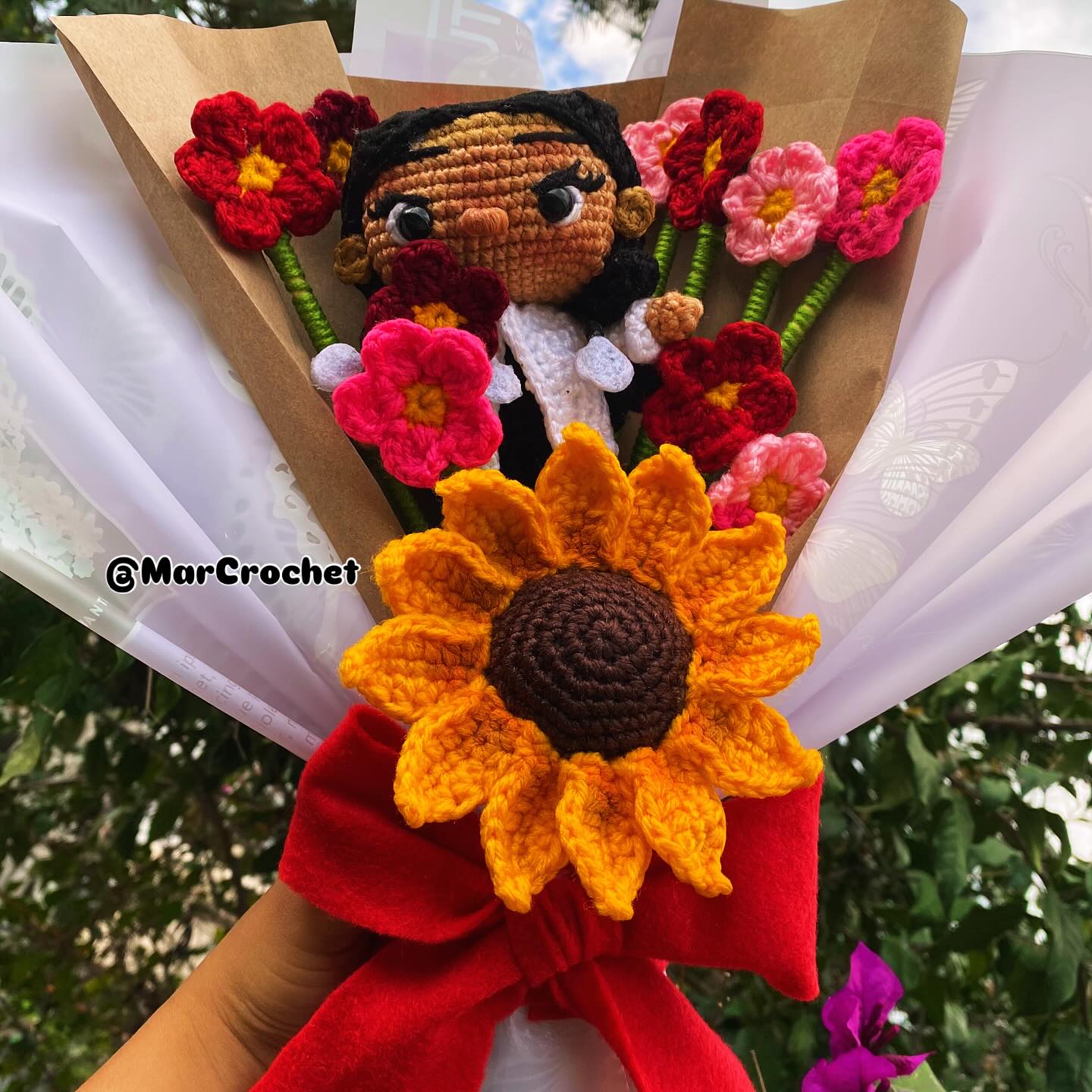 Ramos y flores tejidas